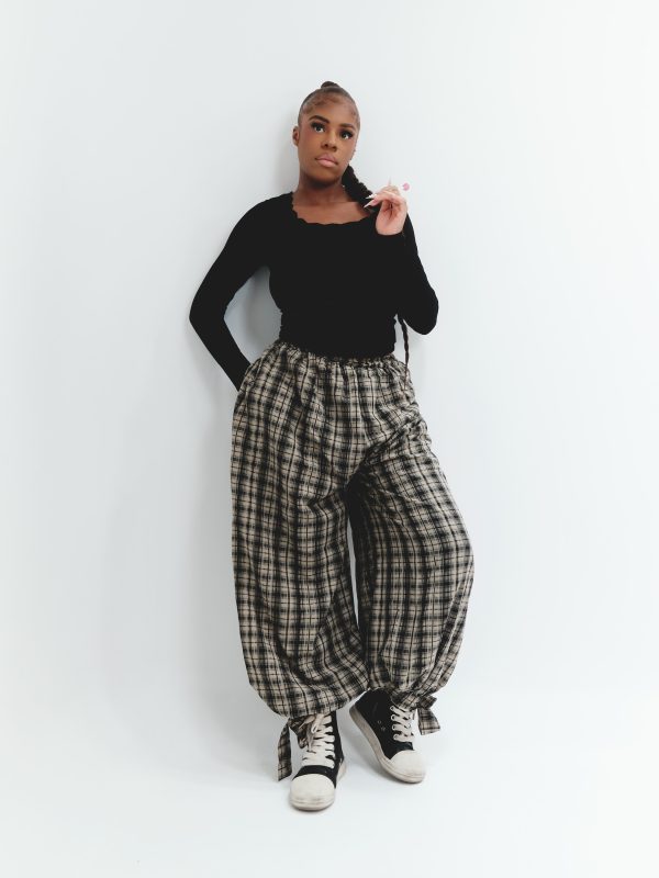 Pantalon ballon à carreaux — Écru et noir